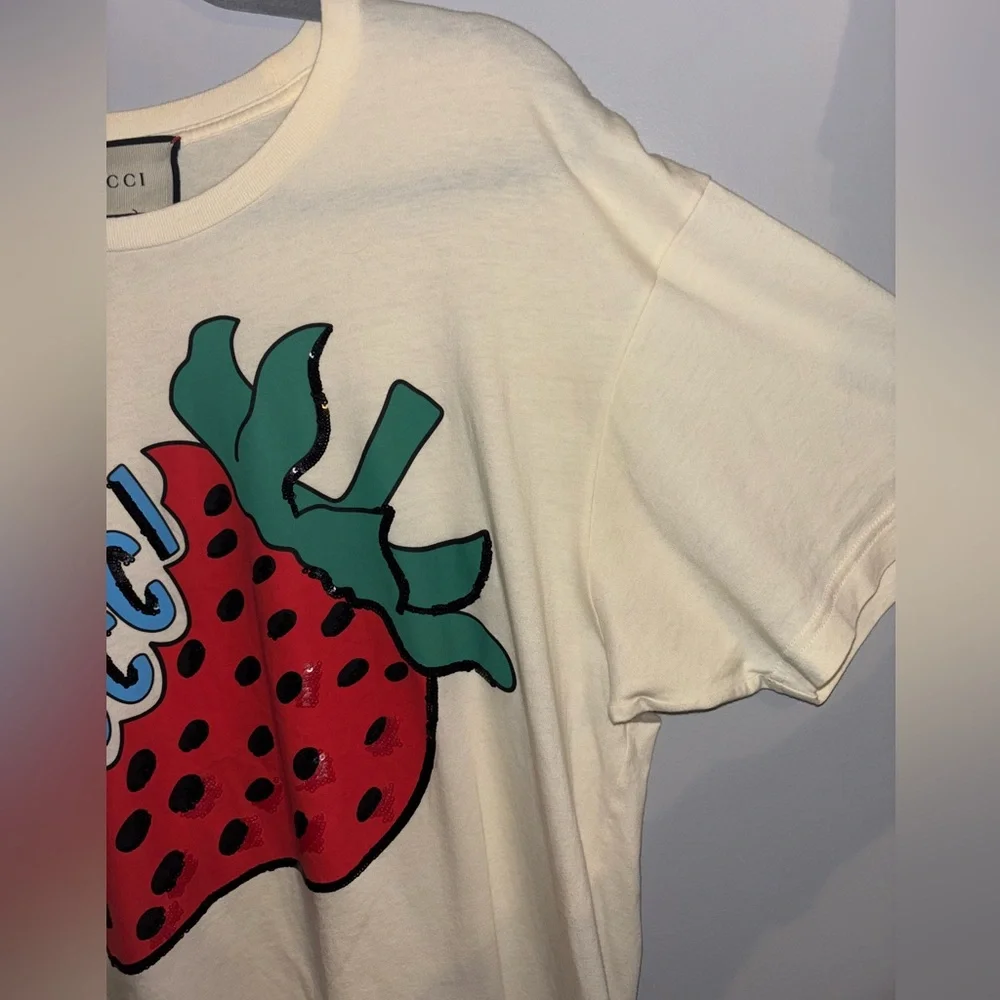 🍓Gucci Strawberry Sequin Cream Short Sleeve Shirt